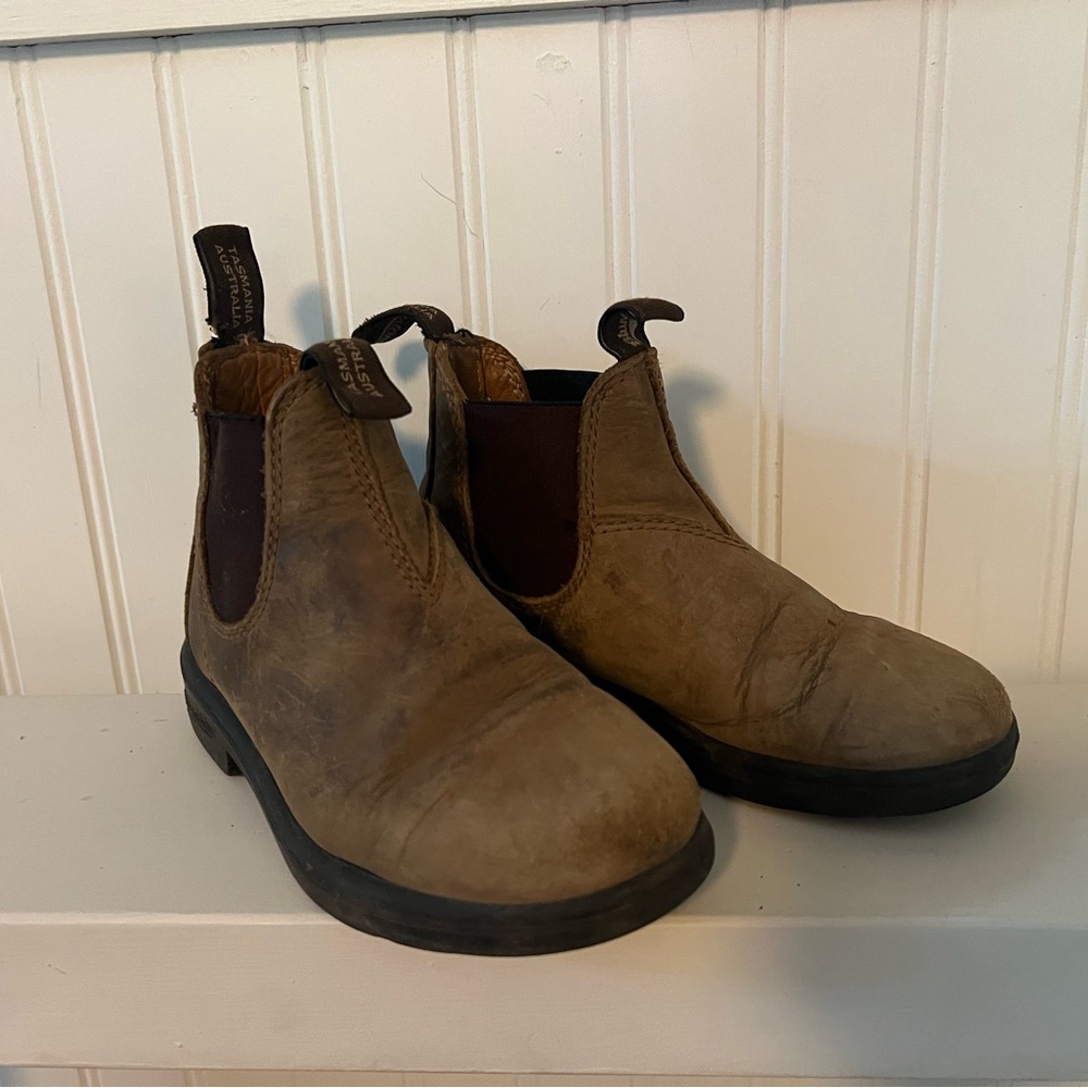Kids Blundstones size 11